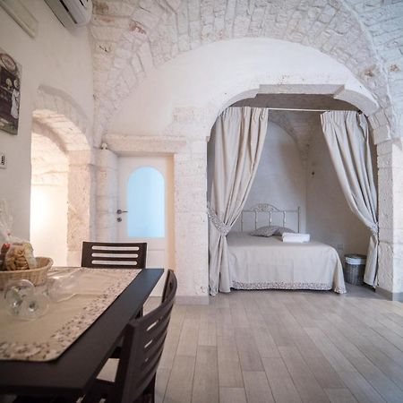 La Nicchia Di Paola Apartment Ostuni Luaran gambar